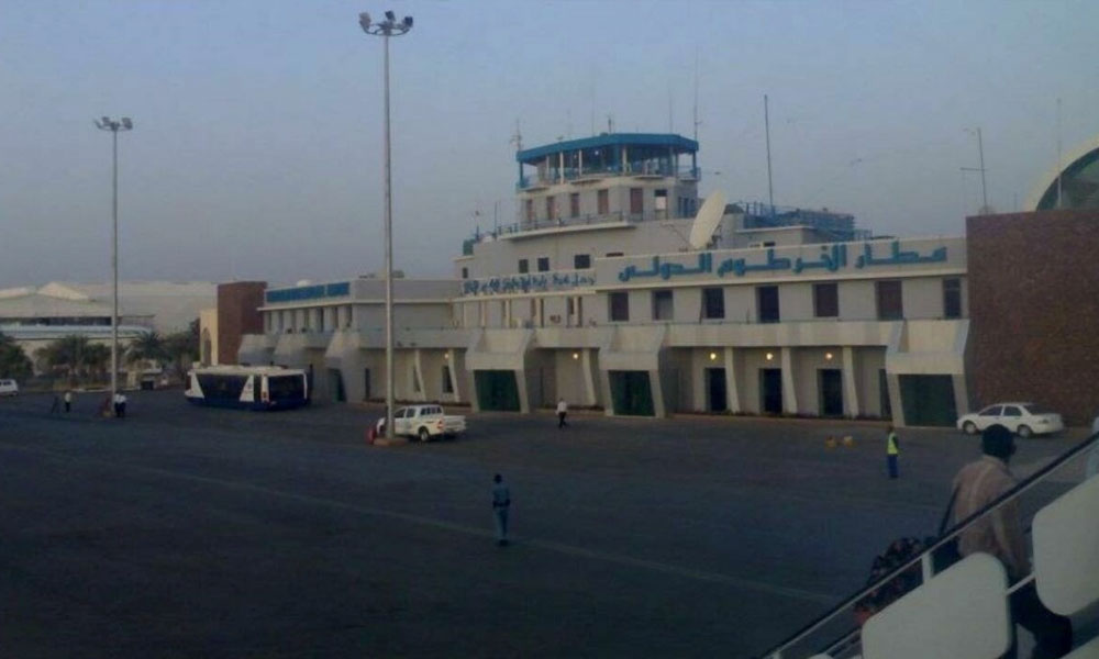 هبوط أول طائرة ركاب في مطار الخرطوم بعد توقف لثلاث سنوات بسبب الحرب