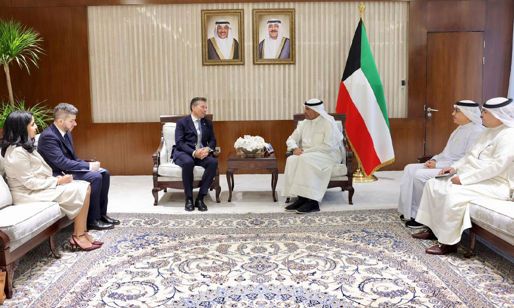 وزير الخارجية يلتقي وكيل الأمين العام للأمم المتحدة للشؤون الإنسانية بمناسبة زيارته للبلاد