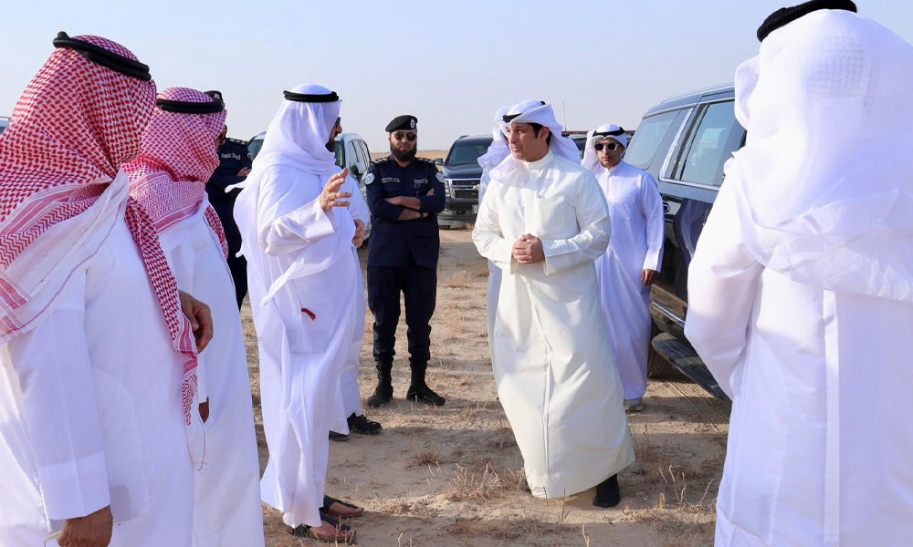وزير الإعلام يؤكد تسخير كافة الامكانيات لانجاح النسخة الأولى لبطولة كأس الإمارات العالمي لسباقات الصقور بالكويت