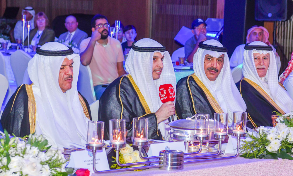 وزير “الإعلام والشباب” يعلن افتتاح بطولة الكويت الآسيوية للرماية بمشاركة 17 دولة