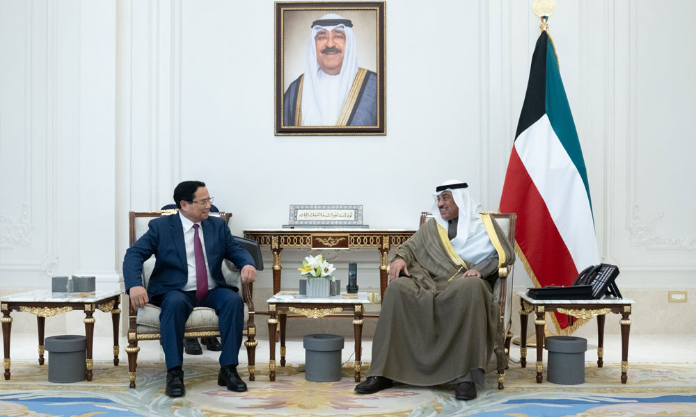 سمو ولي العهد يستقبل رئيس وزراء فيتنام