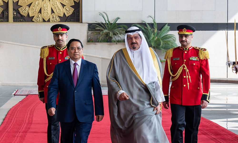 سمو رئيس مجلس الوزراء يستقبل رئيس وزراء فيتنام