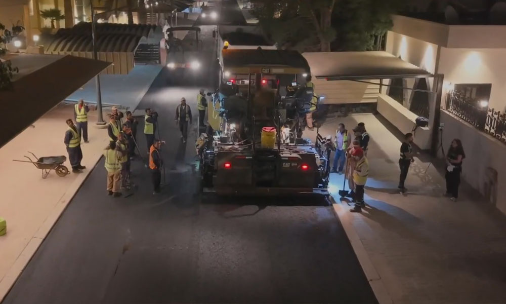 “الأشغال” تواصل أعمال الصيانة الجذرية للطرق في منطقة اليرموك