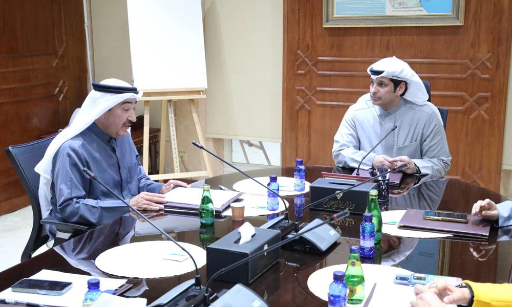 وزير الإعلام يطلع على آخر مستجدات عمل اللجنة العليا لجائزة الكويت الكبرى للإعلام “شراع”