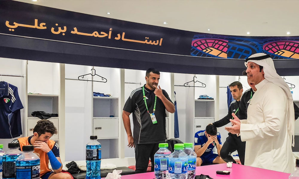 وزير الشباب يزور لاعبي منتخب الكويت عقب مباراتهم أمام منتخب الأردن في الدوحة