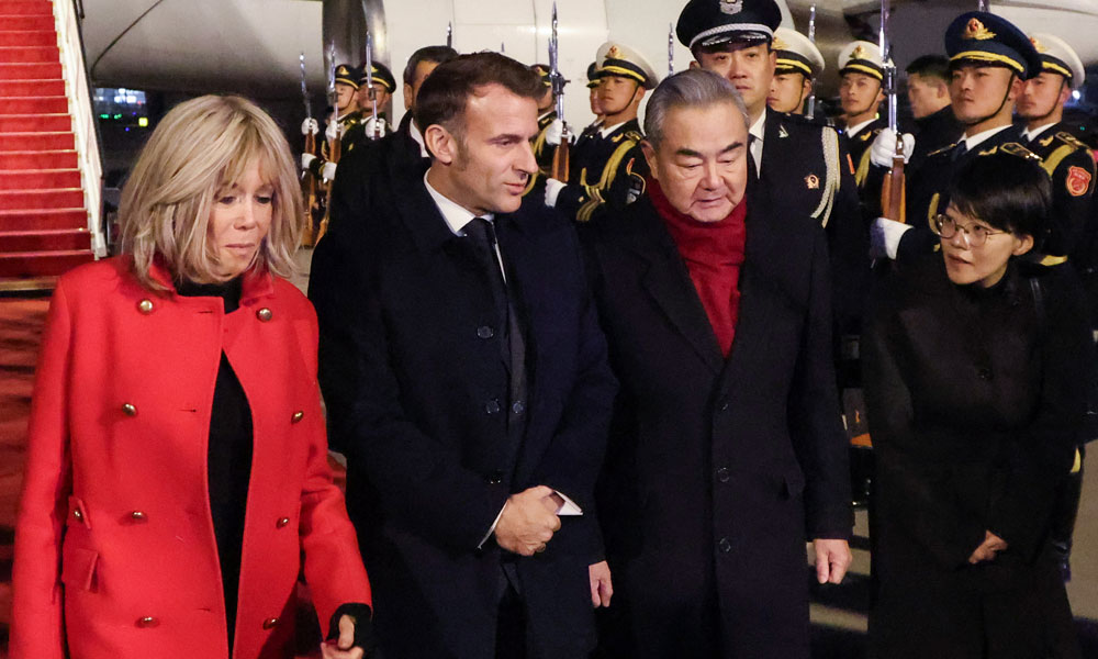 الرئيس الفرنسي يصل الى الصين في مستهل زيارة دولة