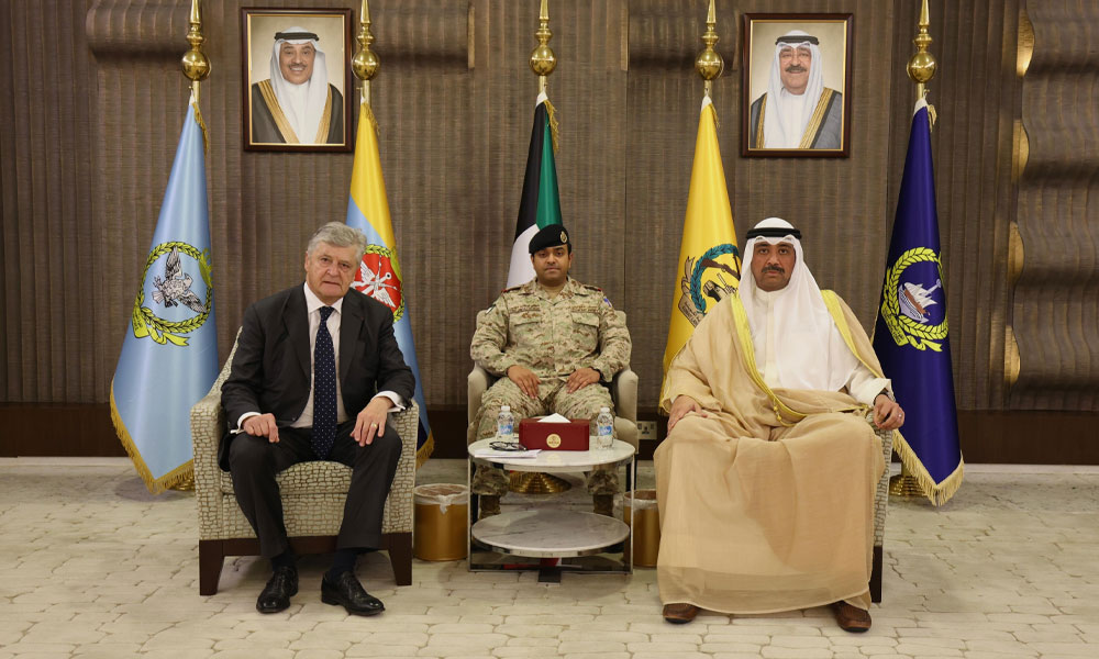 وزير الدفاع يبحث مع وزير الشؤون التجارية الخارجية الفرنسي موضوعات مشتركة