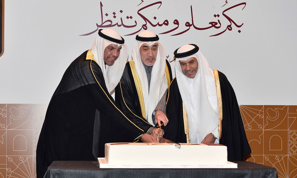 سفارة قطر لدى الكويت تحتفل بعيدها الوطني بحضور رئيس مجلس الوزراء بالإنابة. وزير الخارجية أشاد بعمق العلاقات الأخوية التي تجمع البلدين والشعبين الشقيقين وحرصهما المشترك على تعزيز التعاون الثنائي في مختلف المجالات 