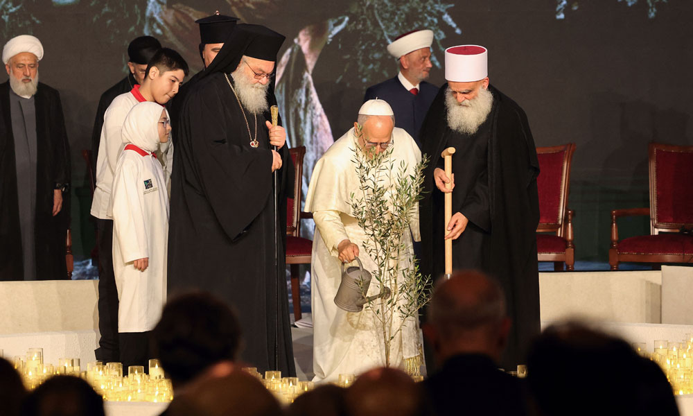 البابا لرؤساء الطوائف المسيحية والمسلمة في لبنان: تغلبوا على العنف وارفضوا الاقصاء