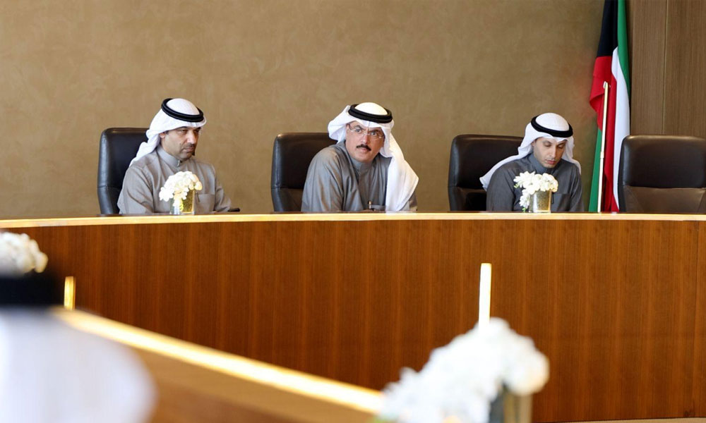 وزير التربية: تسخير الإمكانيات المتاحة لتوفير بيئة تعليمية آمنة تحقق أفضل مستويات التحصيل العلمي. ترأس اجتماعًا موسعًا مع القيادات التربوية والإدارية للوقوف على احتياجات المدارس. أكد العمل على إزالة أي معوقات تعترض سير العملية التعليمية 