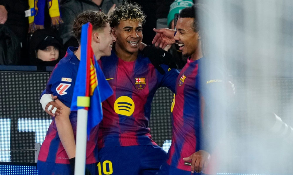 الدوري الإسباني: برشلونة يستعيد الصدارة من ريال بثلاثية منها مقصية لجمال