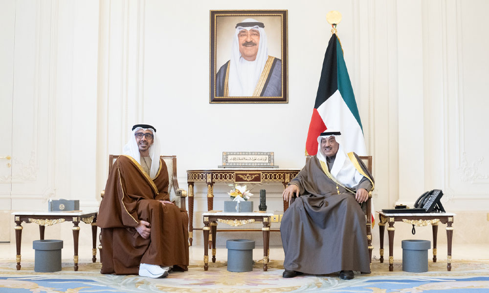 سمو ولي العهد يستقبل نائب رئيس مجلس الوزراء وزير الخارجية الإماراتي