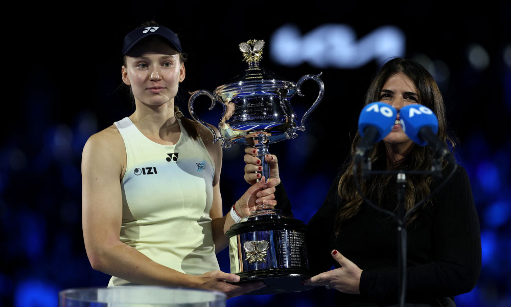 أستراليا المفتوحة: ريباكينا تهزم سابالينكا وتحرز اللقب