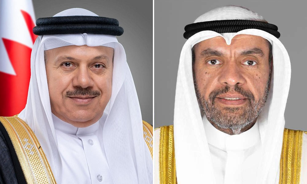 وزير الخارجية يستعرض في اتصال هاتفي العلاقات الثنائية مع نظيره البحريني