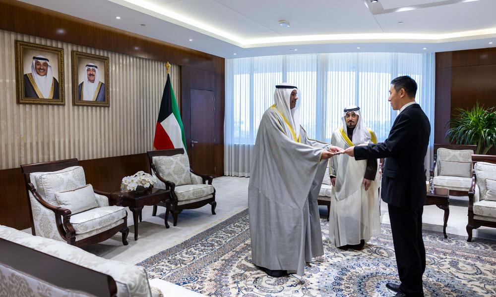 وزير الخارجية يتسلم نسخة من أوراق اعتماد سفير جمهورية الصين الشعبية لدى البلاد