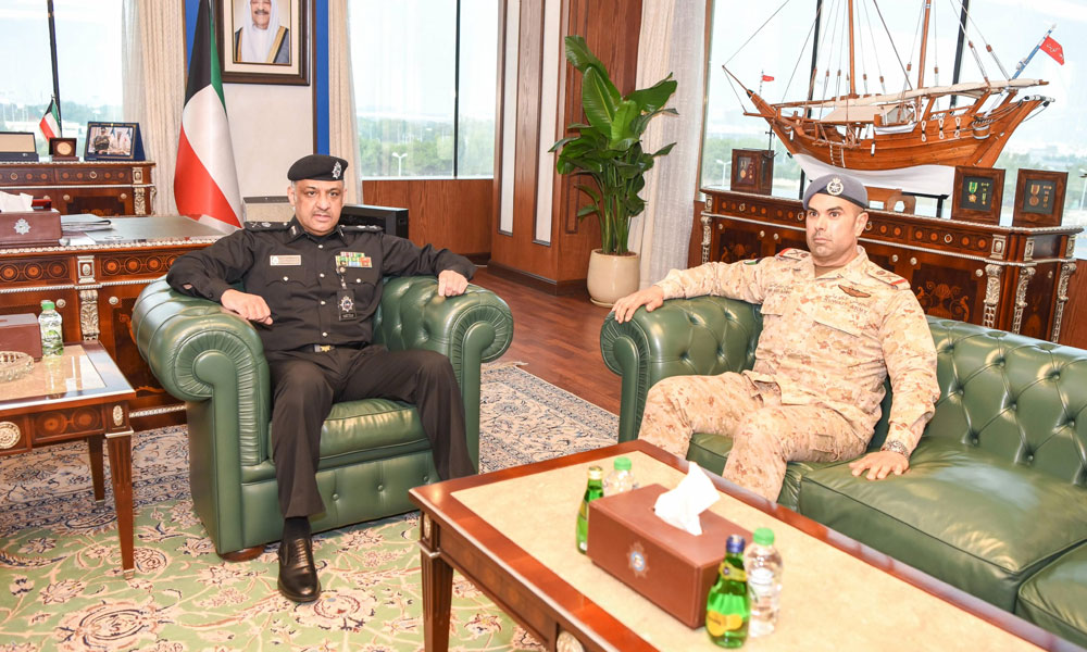 وكيل وزارة الداخلية يبحث مع نائب رئيس الأركان سبل تعزيز التعاون والتنسيق المشترك