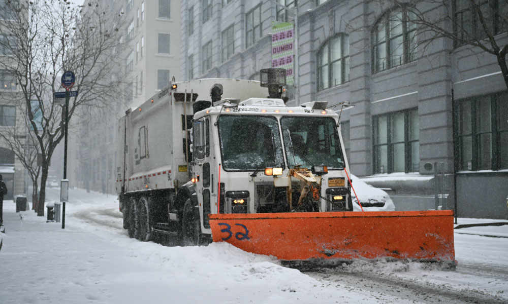 انقطاع الكهرباء لدى أكثر من 600 ألف مستخدم أميركي بسبب العاصفة
