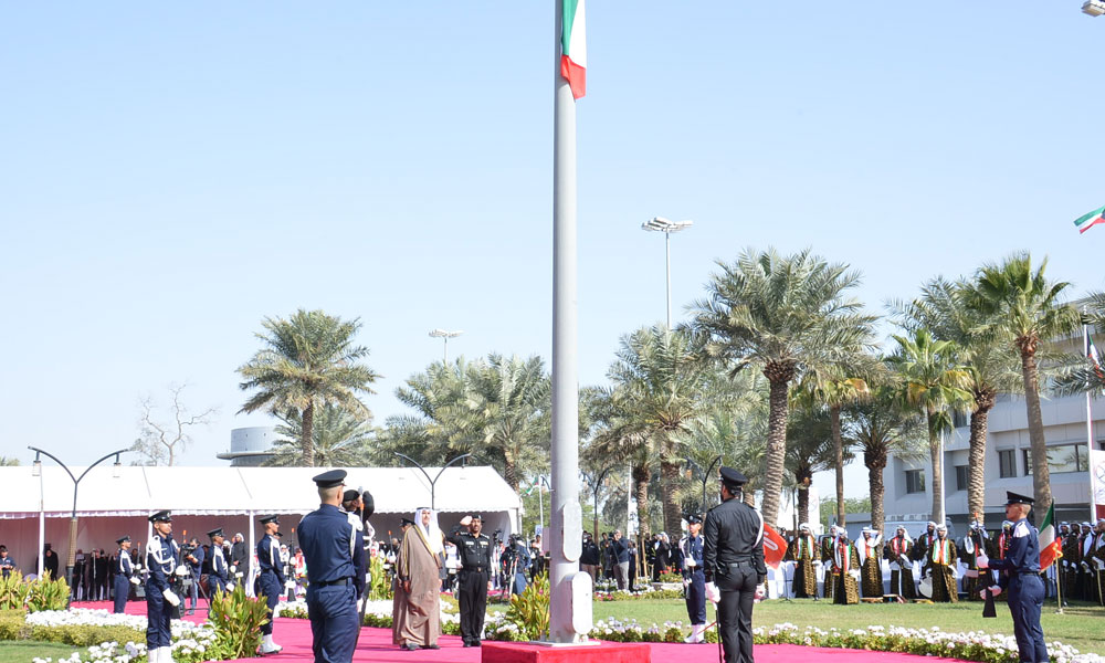 محافظ الأحمدي: مناسبة رفع العلم محطة وطنية غالية تجسد معاني الولاء ومسيرة الإنجازات والتضحيات
