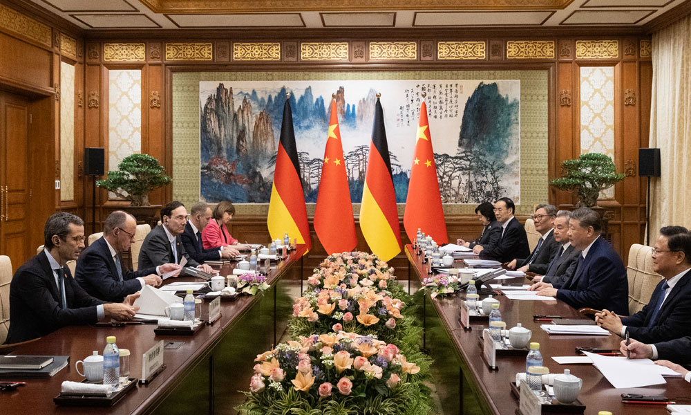 ميرتس يدعو إلى علاقة أكثر “إنصافا” مع الصين وشي يأمل بارتقائها إلى “مستويات جديدة”