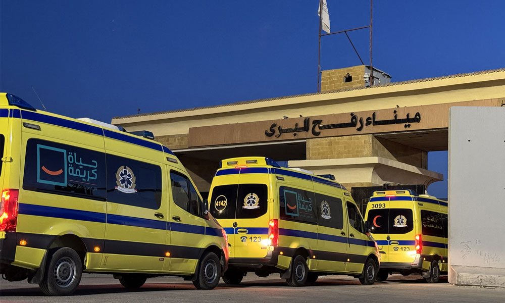 بدء وصول جرحى ومرضى من قطاع غزة إلى الجانب المصري من معبر رفح