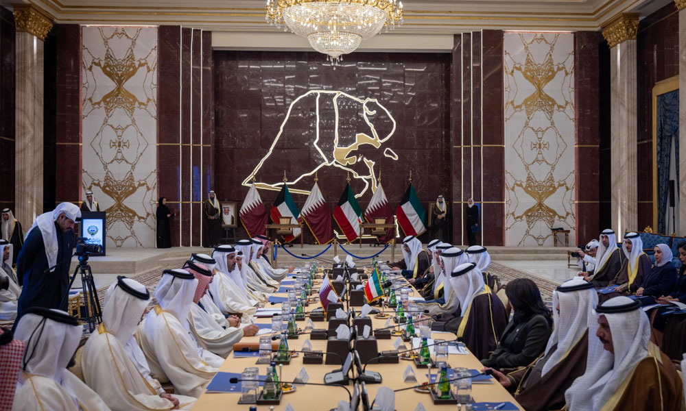 اللجنة المشتركة العليا للتعاون الكويتية – القطرية تعقد اجتماعا في الكويت وتوقع على عدد من الاتفاقيات ومذكرات التفاهم