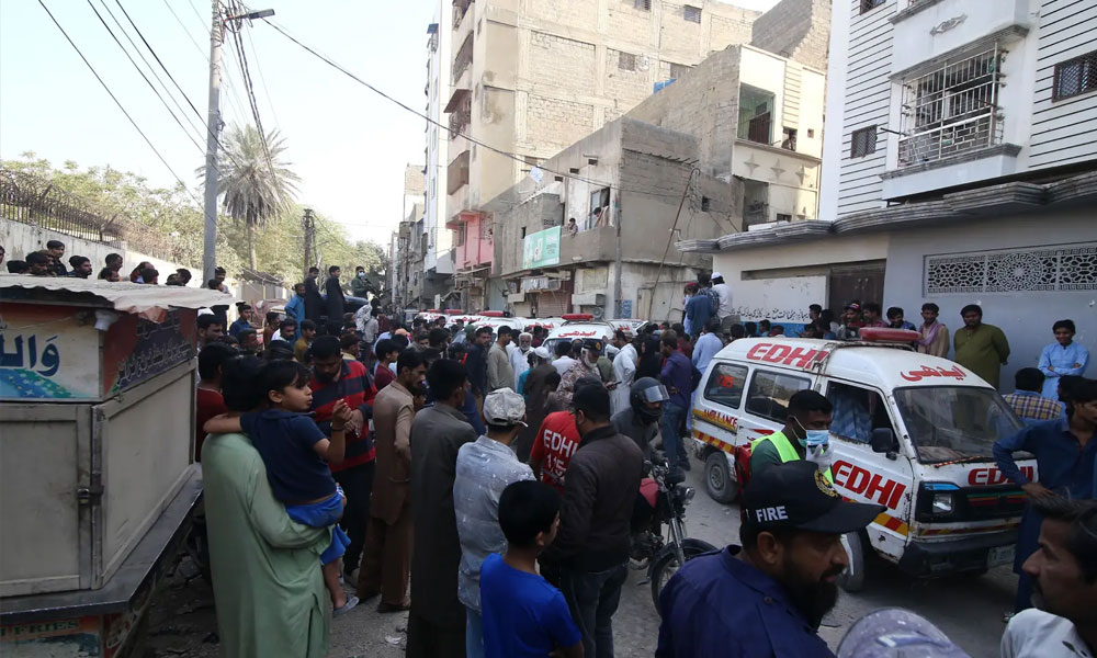 باكستان: 16 قتيلا على الأقل في انفجار بمبنى في مدينة كراتشي