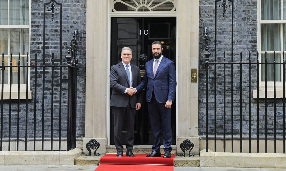 الشرع يلتقي الملك تشارلز وستارمر في لندن