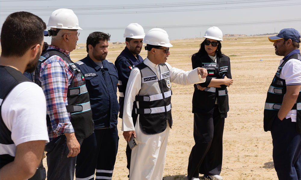 وكيل وزارة الكهرباء يتفقد عملية إصلاح خطوط نقل الكهرباء المتضررة جراء العدوان الإيراني الاثم