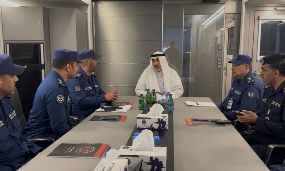 النائب الأول لرئيس مجلس الوزراء ووزير الداخلية يتفقد حريق خزانات وقود المطار