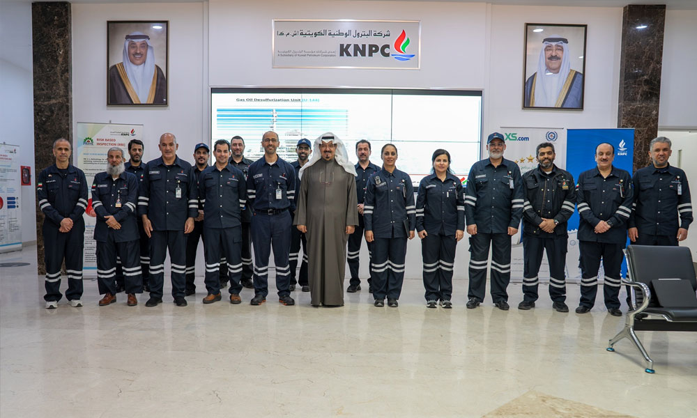 سمو رئيس مجلس الوزراء يقوم بزيارة تفقدية إلى مصفاة ميناء الأحمدي