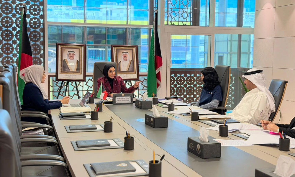 وزيرة الشؤون تبحث مع مدير عام هيئة “ذوي الإعاقة” مستجدات العمل وتطوير الخدمات