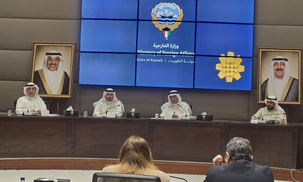 رئيس “الطيران المدني” يبحث مع سفراء الاتحاد الأوروبي أوضاع مطار الكويت الدولي جراء العدوان الإيراني وتحديات القطاع