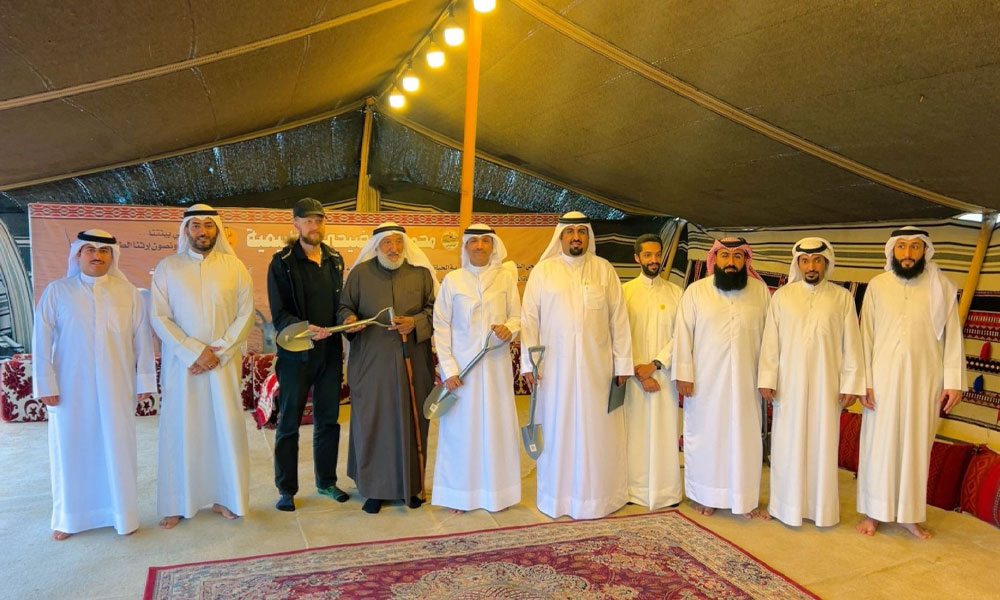 "علوم الأرض" تحتفي بـ"يوم الأرض": سنة "الربيعين" حدث مناخي نادر. د. مبارك الهاجري: العرفج رمز الصمود ليس نباتًا صحراويًا عابرًا. شبيب مبارك العجمي: زرعنا بذور العرفج في محيط محمية الوضيحي الطبيعية 