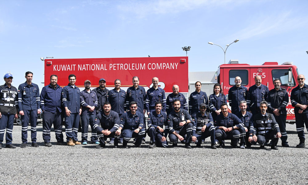 وزير النفط ينقل تحيات القيادة السياسية لرجال الإطفاء في شركات "البترول الوطنية" و"كيبك" و"كافكو". قام بزيارة لعدد من المواقع النفطية رافقه خلالها الرئيس التنفيذي لمؤسسة البترول الكويتية الشيخ نواف سعود الناصر الصباح 