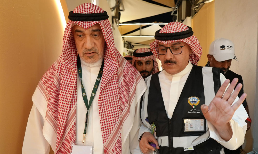 النائب الأول لرئيس مجلس الوزراء ووزير الداخلية يزور مقرات حملات الحج الكويتية في مشعر منى