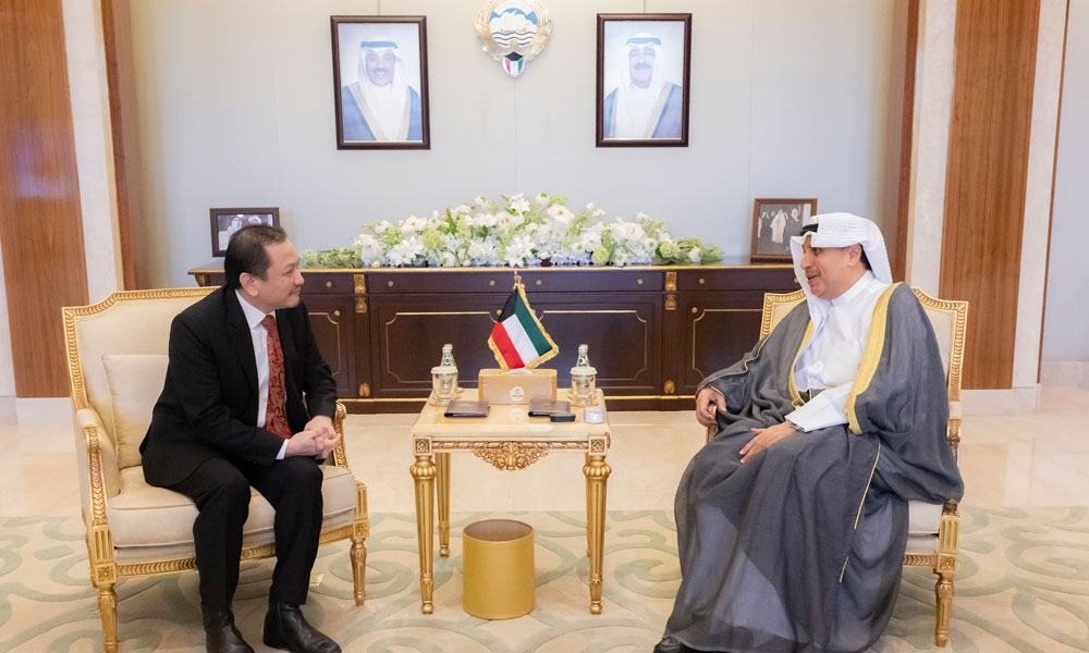 وزير شؤون الديوان الأميري يستقبل سفيري بنغلاديش وبروناي دار 