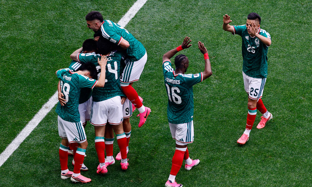 ثلاث حالات طرد في فوز المكسيك على جنوب إفريقيا في 