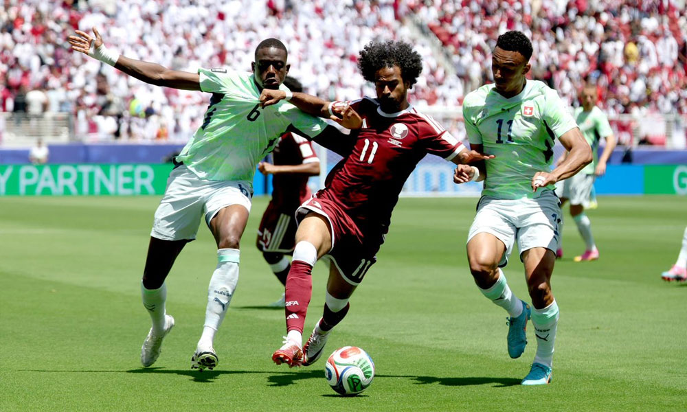 بوعلام يقود قطر لتعادل مثير 1-1 مع سويسرا في كأس العالم