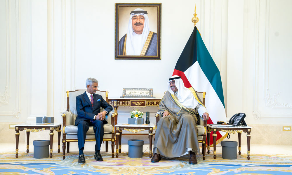 سمو ولي العهد يستقبل وزير الشؤون الخارجية الهندي بمناسبة زيارته الرسمية للبلاد