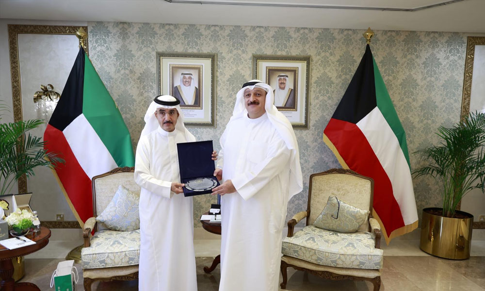 وزير الصحة يبحث مع رئيس جامعة الخليج العربي بمملكة البحرين سبل تعزيز التعاون