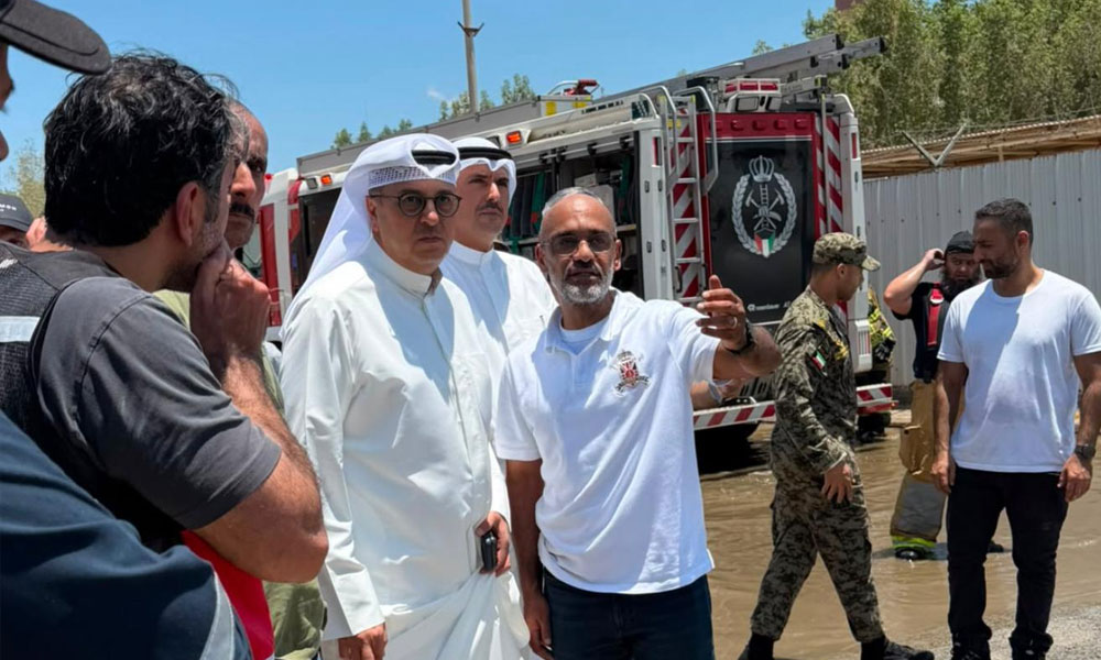 وزير الكهرباء يتفقد موقع الحادث في محطة القوى الكهربائية وتقطير المياه