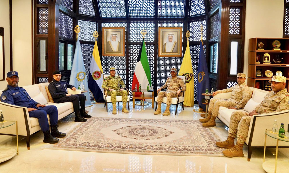 رئيس الأركان العامة يعقد اجتماعا تنسيقيا بين الجهات العسكرية والأمنية