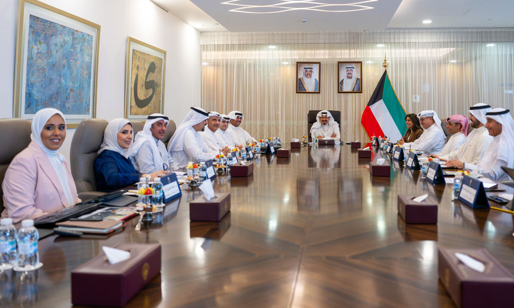 سمو رئيس مجلس الوزراء يترأس اجتماع اللجنة الوزارية لمتابعة المشاريع التنموية الكبرى في البلاد