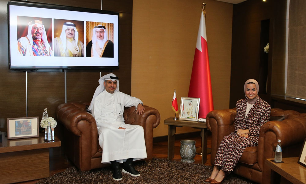 وزير الشباب والرياضة يبحث مع وزيرة الشباب البحرينية تعزيز التعاون الثنائي المشترك