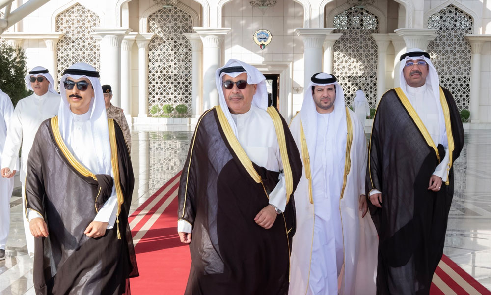 ممثل سمو أمير البلاد وزير شؤون الديوان الأميري يتوجه إلى الإمارات لتقديم واجب العزاء بوفاة الشيخ أحمد بن راشد