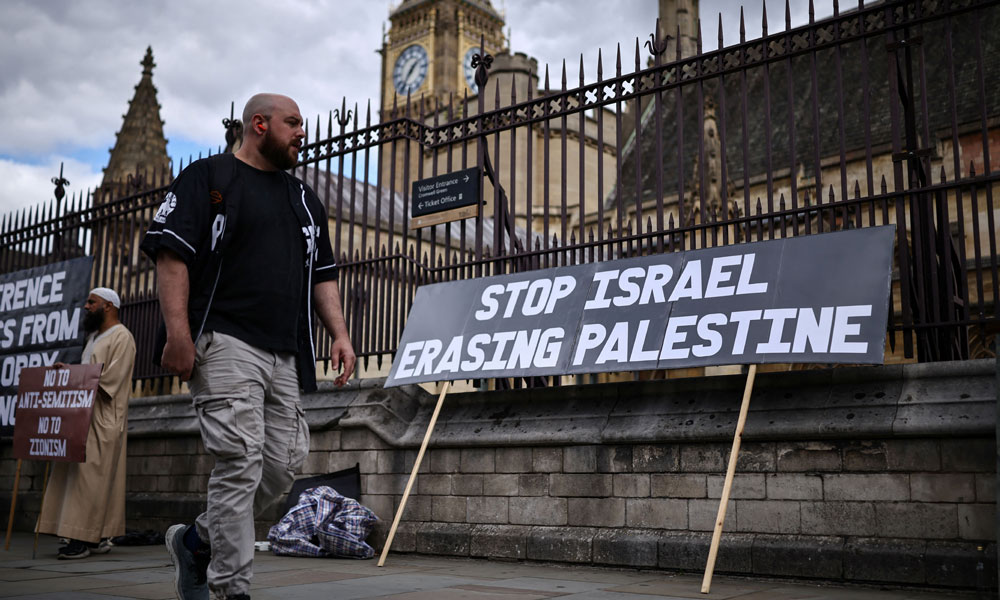 ثماني دول عربية وإسلامية ترحب بقرار بريطانيا بحظر استيراد السلع من مستوطنات الاحتلال الاسرائيلي