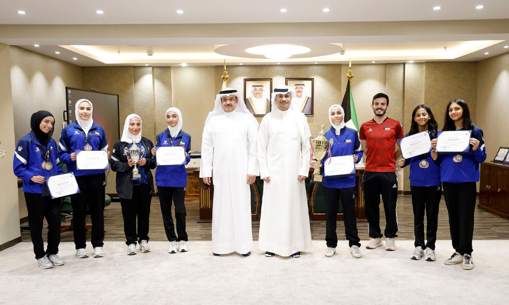 وزير الشباب والرياضة يكرم عددا من الشباب الكويتي الذين حققوا إنجازات بمختلف المجالات الرياضية والعلمية
