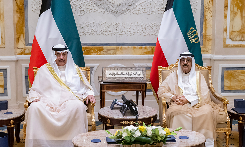 سمو أمير البلاد يستقبل سمو ولي العهد وسمو رئيس الوزراء والنائب الأول ووزيري الدفاع والخارجية