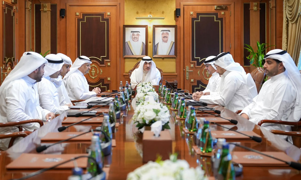 النائب الأول ووزير الداخلية يبحث مع وزير الاتصالات والرؤساء التنفيذيين لشركات الاتصالات موضوعات مشتركة