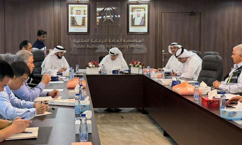 وزير الإسكان يؤكد ضرورة تسريع وتيرة الإنجاز في مشروع جنوب صباح الأحمد وفق الخطط المعتمدة
